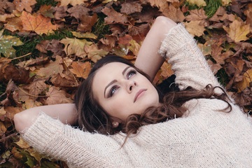 hand-nature-outdoor-person-people-girl-1198265-pxhere.com_